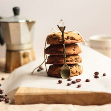 Buonissimi cookies al caffè preparati a mano, senza burro o derivati del latte.